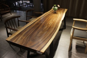 Vintage Designs Walnut Wood Dining Table for Home Use (SD-011)